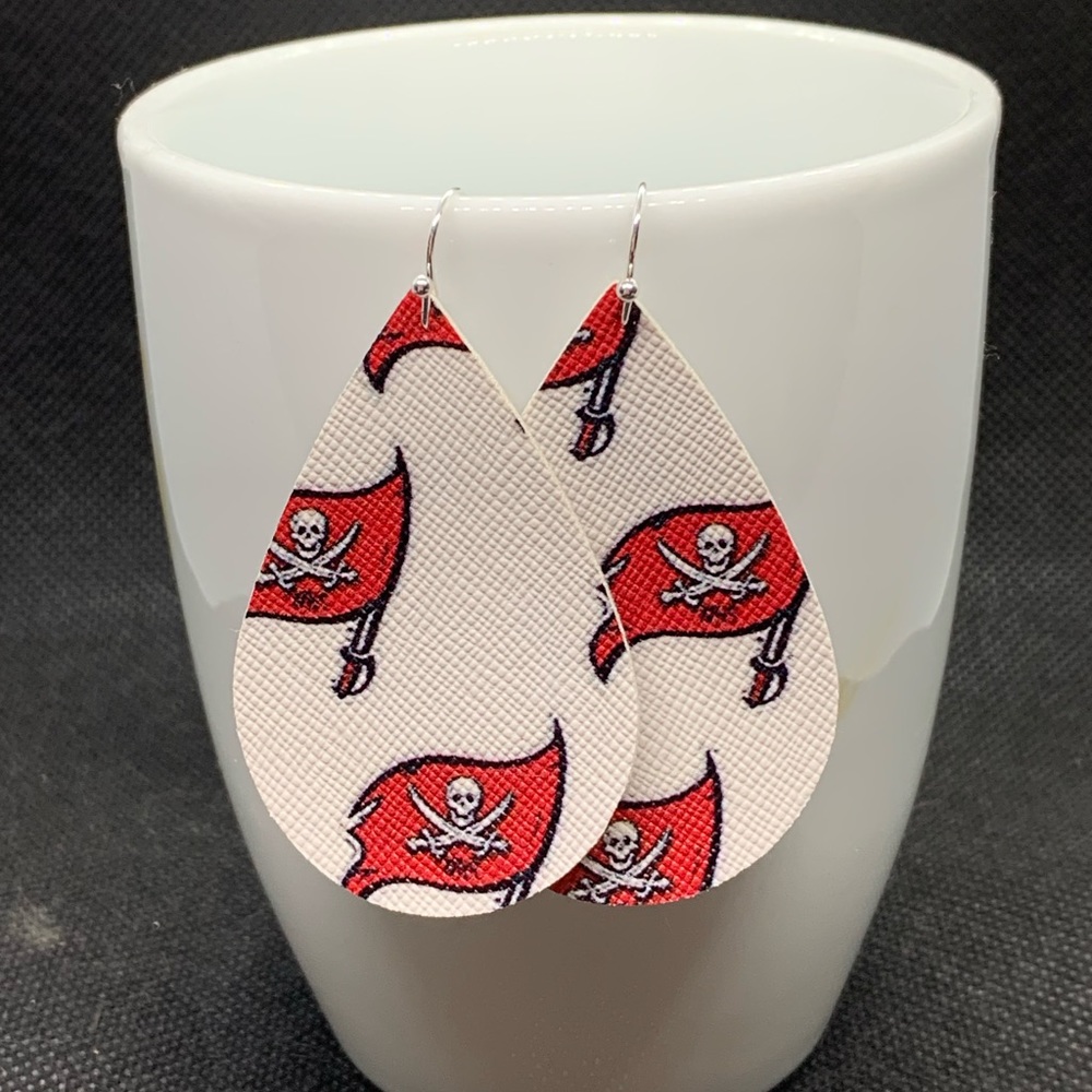 ⭐️2 FOR $10⭐️ Buccaneers